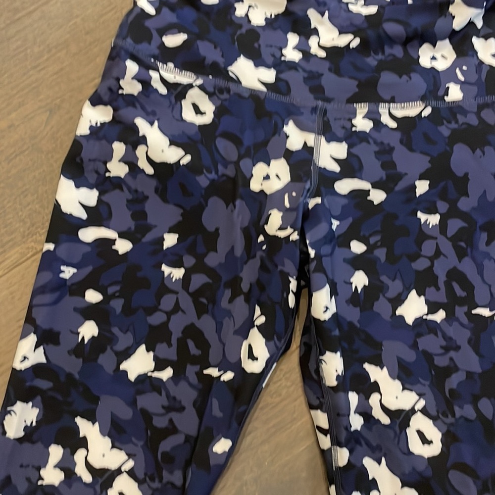 High Rise Leggings - Picture 2 of 2